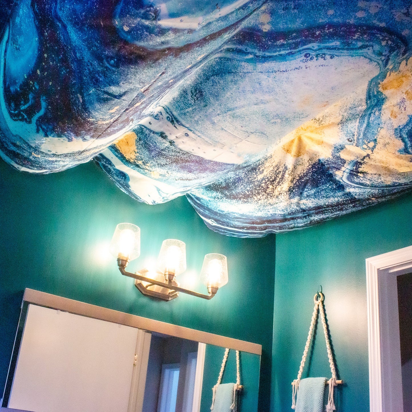 ✨ BRAD'S SPECIAL: Geode Tapestry | 2 Colors